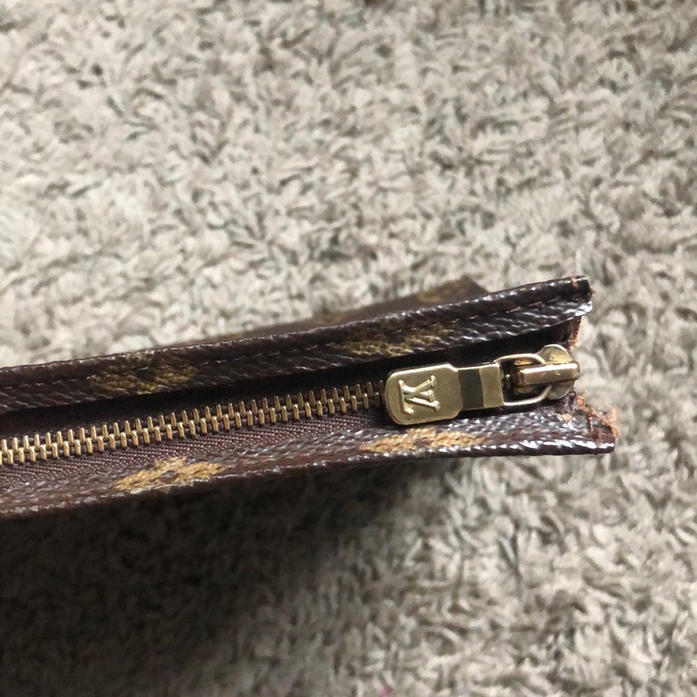 Louis Vuitton Monogram Clutch - Picture 2 of 8